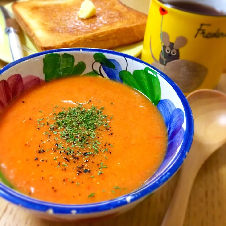 Snapdishの料理写真:赤ピーマンのポタージュスープ🍃／Red Bell Pepper Soup🍃|angiee♡さん