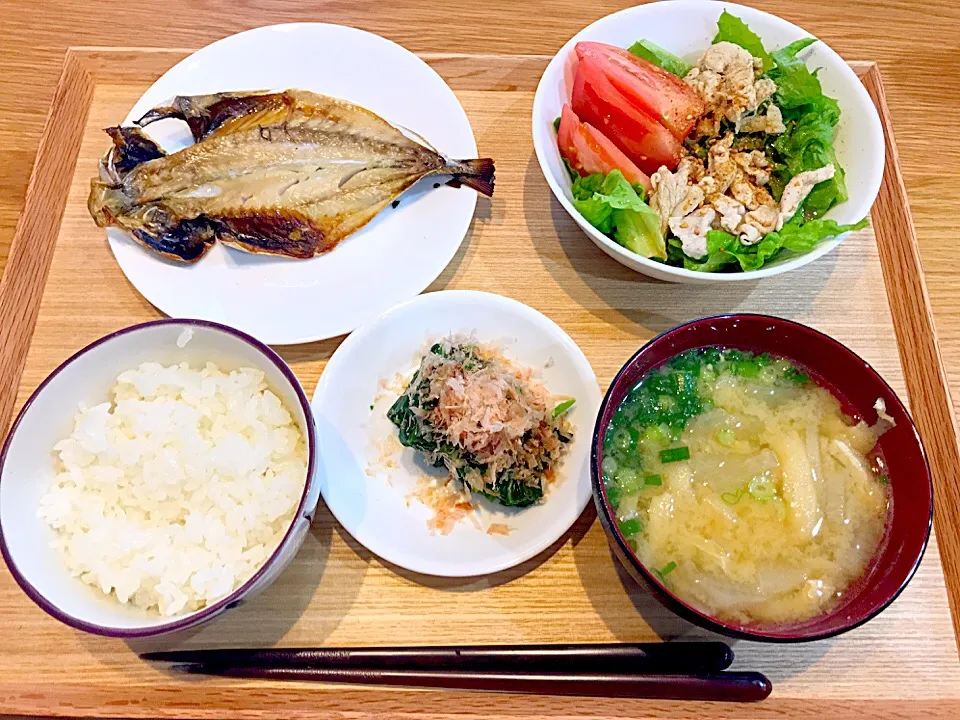 今日の朝飯！アジの開きと冷しゃぶサラダ|茂木 和哉さん