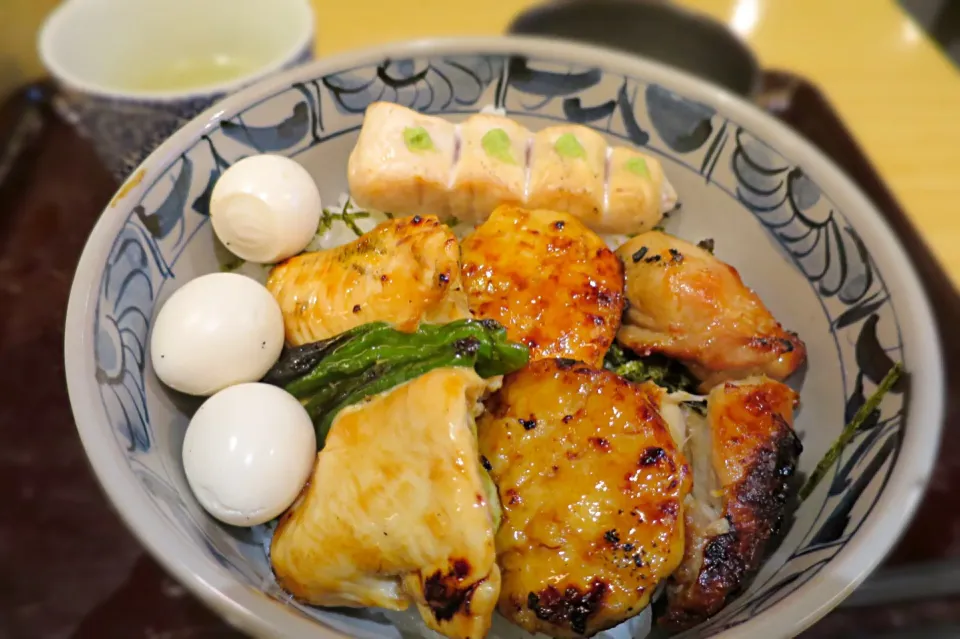 焼鳥丼@鳥とも 神谷町|Mickeeさん