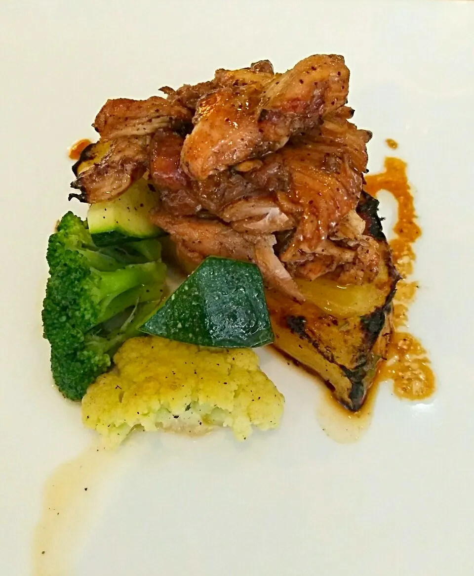 Snapdishの料理写真:Grilled chicken with grilled Pineapple and Green Vegetables.|Mariano Ngさん