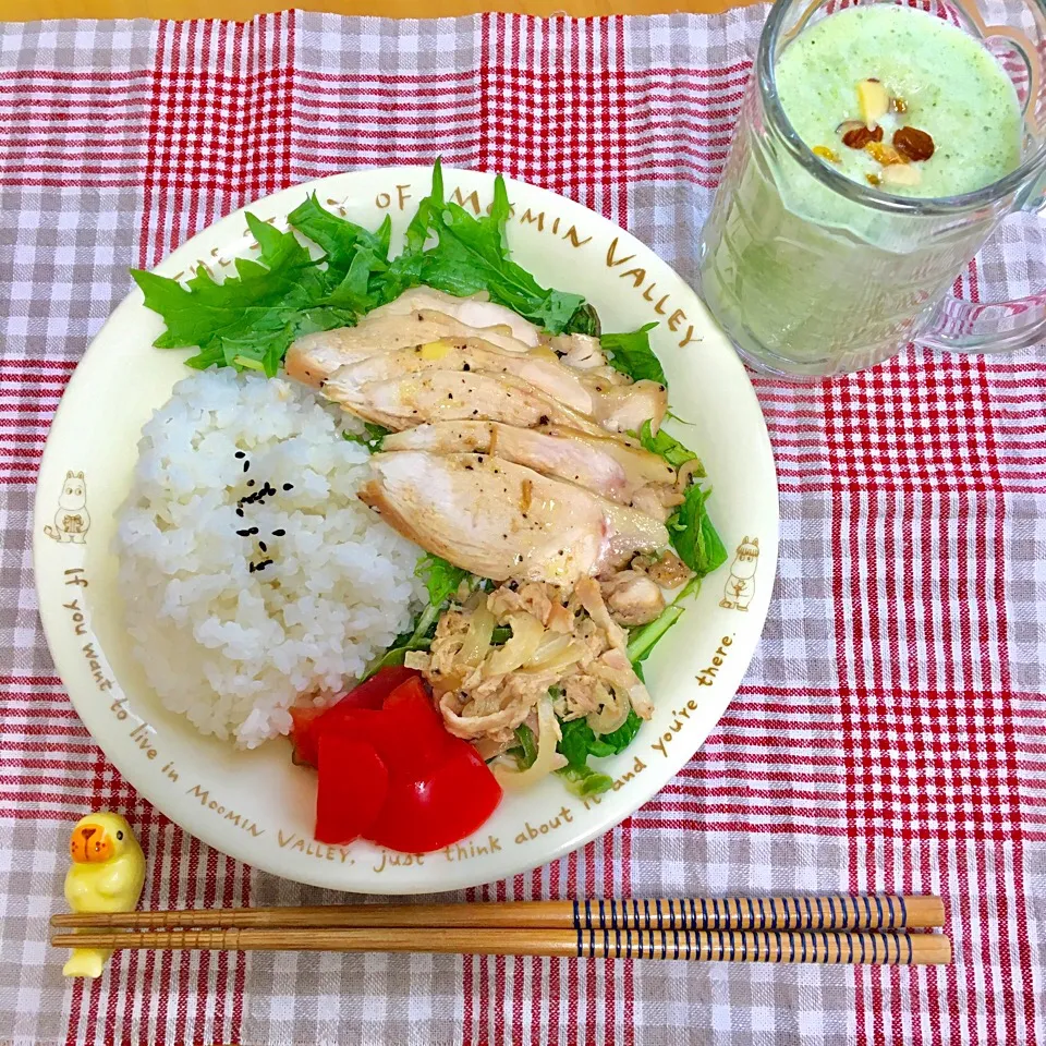 Snapdishの料理写真:レンジで簡単！鶏ハムランチ🍽|y u iさん