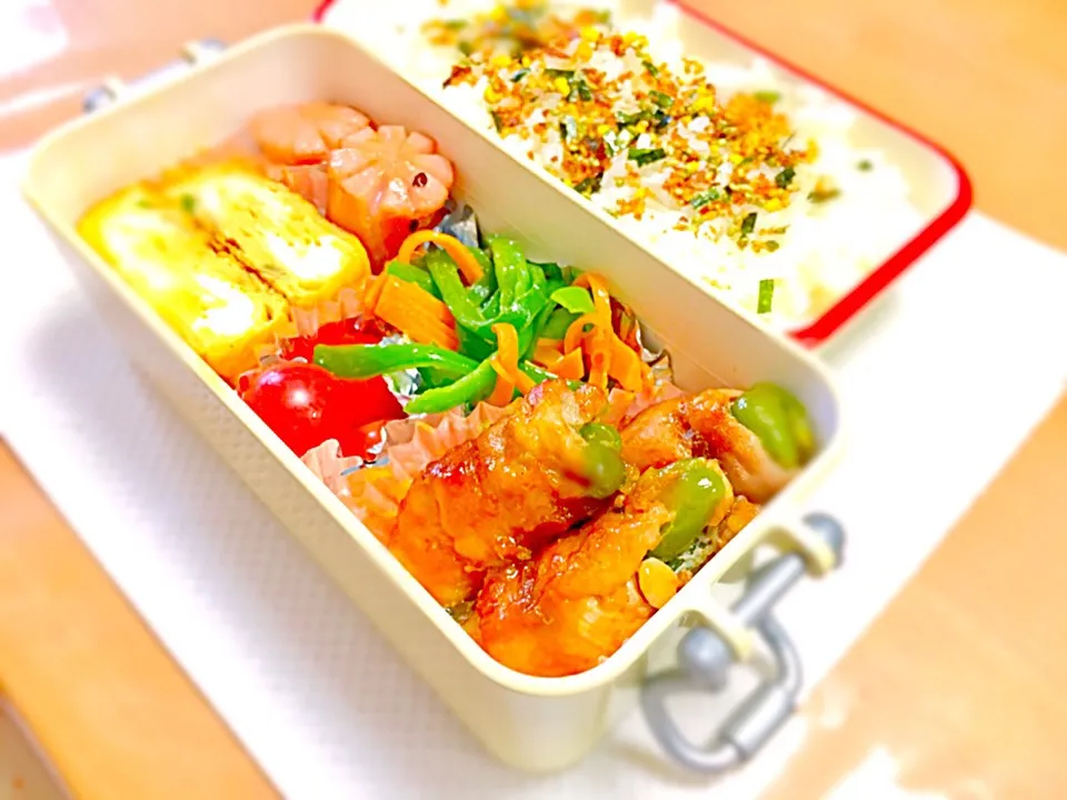 6月13日 JK2娘お弁当

肉巻き
ピーマン、人参香味炒め
卵焼き
粗挽きソーセージ
ミニトマト|高橋陽一さん