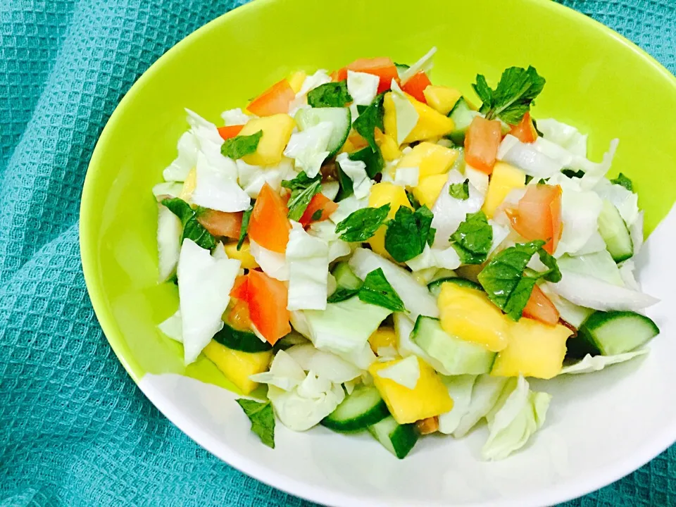 Fresh salad|Fatima Sameena Sharifさん