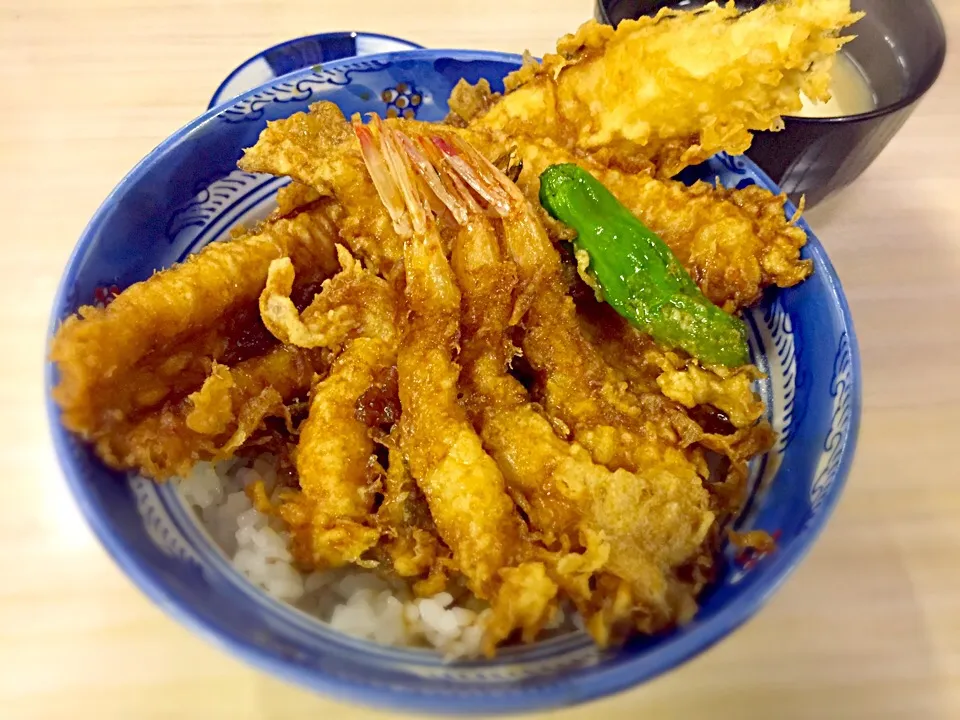 江戸前天丼  〜  穴子、芝エビ、めごち、きす。朝から昼ご飯は天ぷらと決めていた ٩( 'ω' )و|リフルシャッフルさん