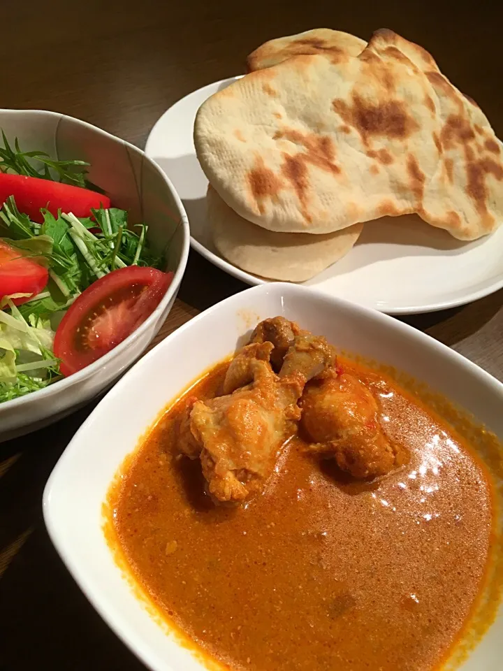 手作りナン＆チキンカレー😋|バンビさん