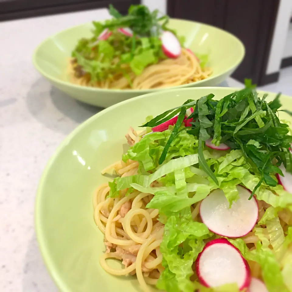 熱々ツナパスタのサラダ乗せ🥗 #冷蔵庫片付け|ヨッチャンさん