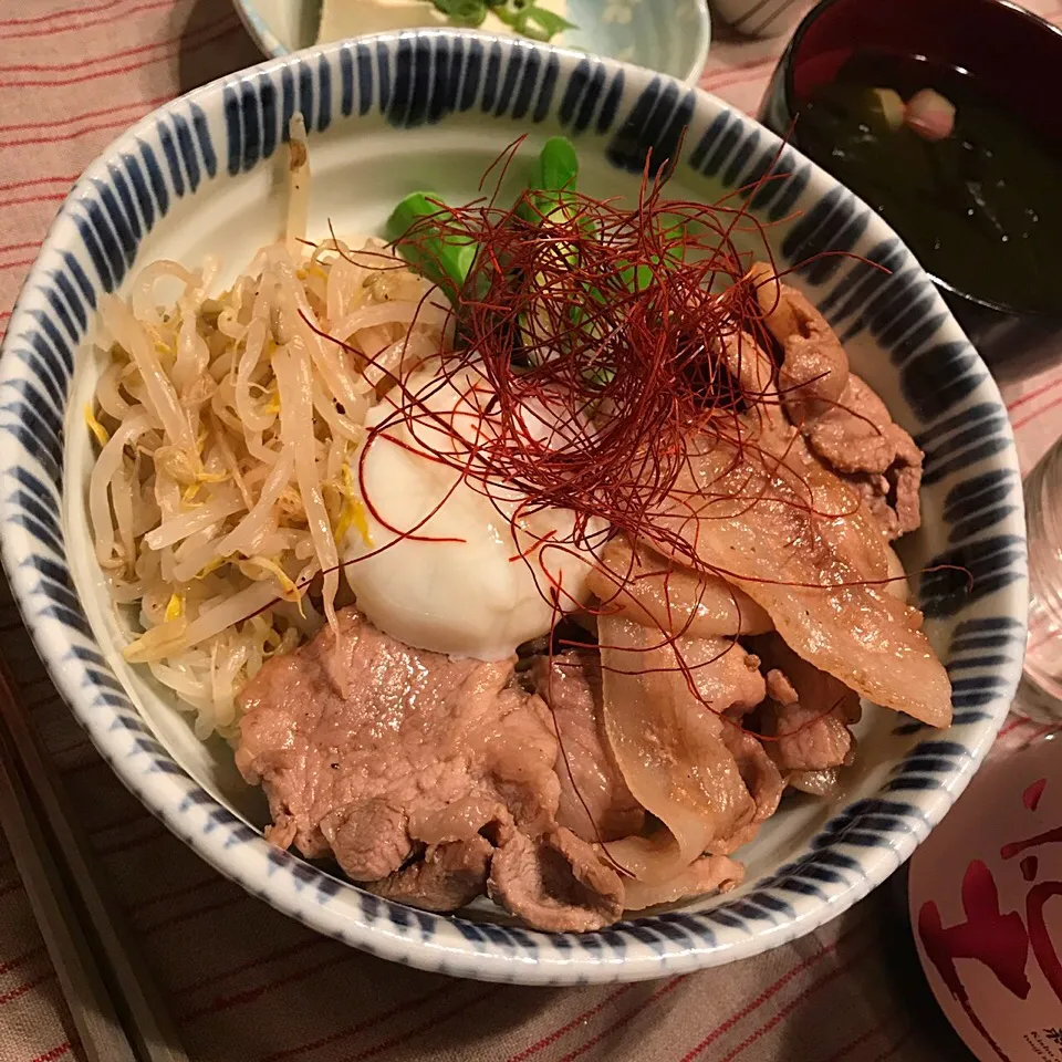 焼き肉丼♪〔豚〕🐽|Hironobuさん