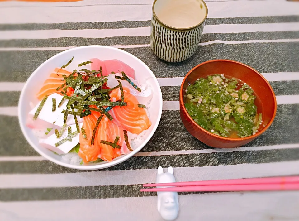 ＊海鮮丼＊オクラとレタスの味噌汁|みじんこさん