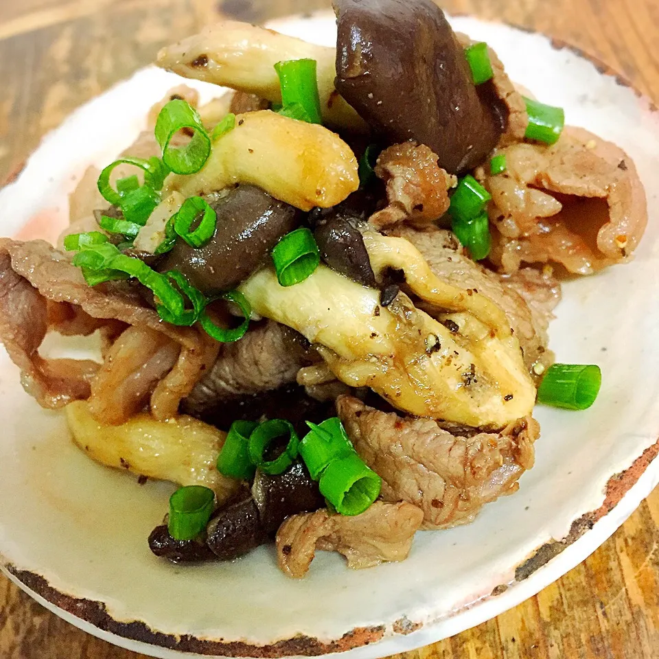 霜降りひらたけと牛肉の炒め物|アッツさん