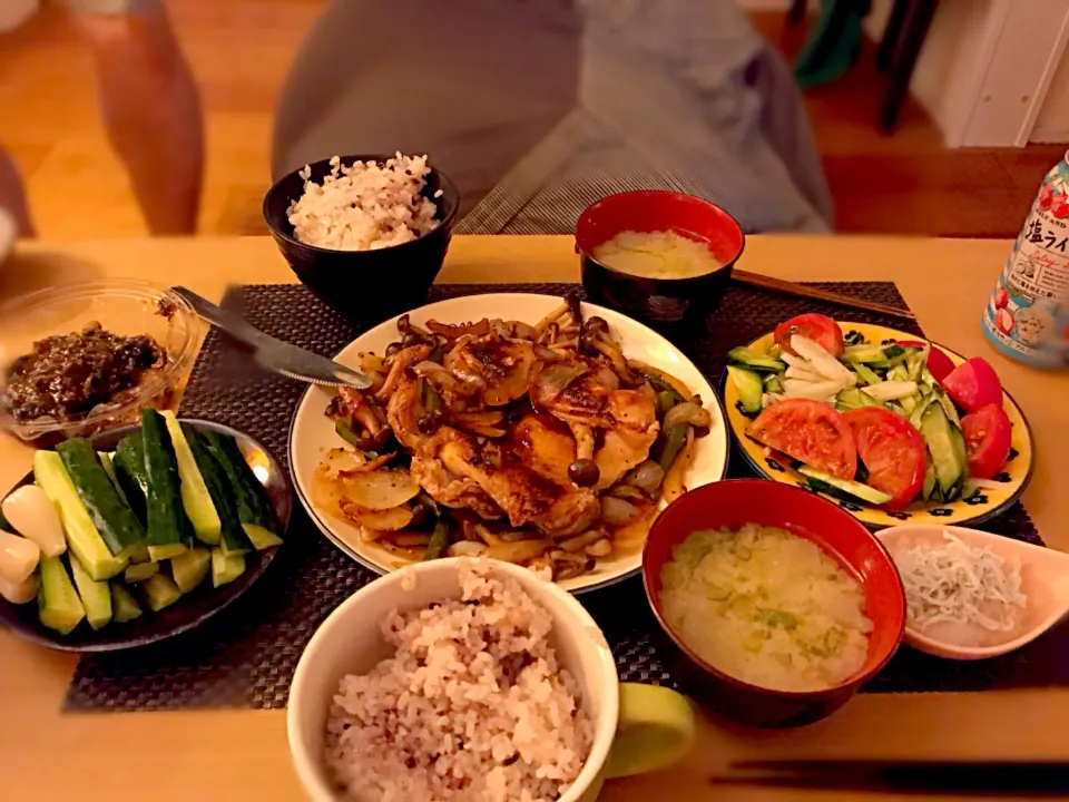 Snapdishの料理写真:チキンソテー🌼大根の味噌汁🌼もろみ漬けきゅうり🌼トマトサラダ🌼しらす大根おろし|なちゃんさん