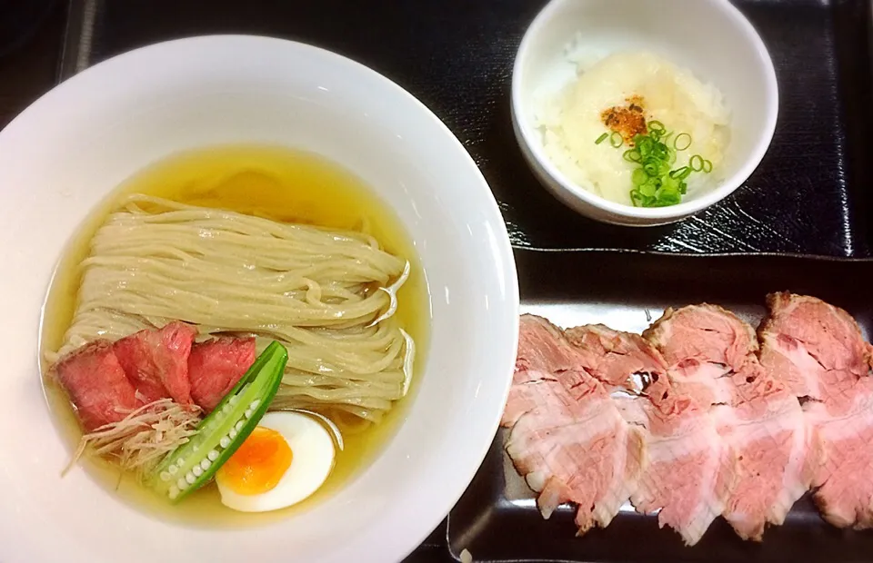 もっちり大麦小麦そば 香露✱田原牛いちぼのローストビーフぞえ|いく❤️さん