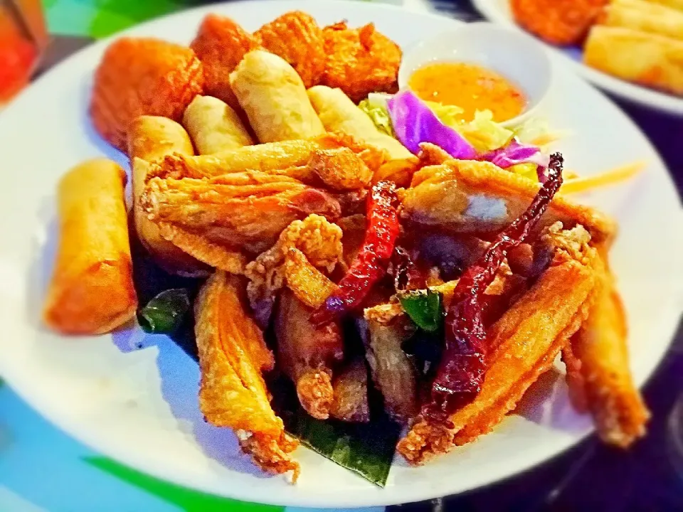 platter... #toshare #yummy #thaifood #fingerfood #yum #yummy #delicious #hungry|princessjoさん