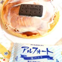 Snapdishの料理写真:ホットケーキ+アルフォート塩バニラ|haraさん