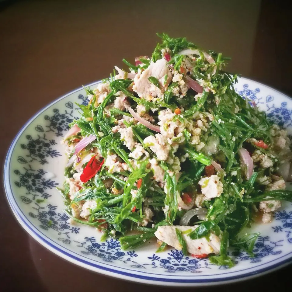 Fresh white popinac "Larb" roasted rice spicy salad #eatinthai|Eat in Thaiさん