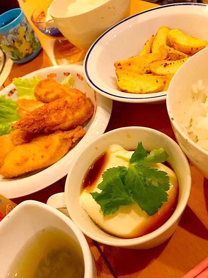 フライドチキン  フライドポテト  寄席豆腐の冷奴  ブロッコリーのスープ  麦茶|ch＊K*∀o(^^*)♪さん