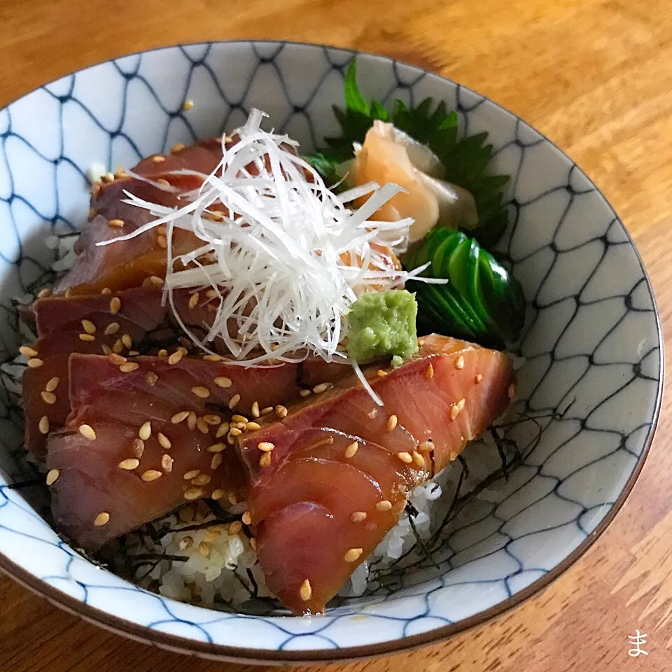 相模湾 活じめ鰤の漬け丼|まる(丸大豆)さん