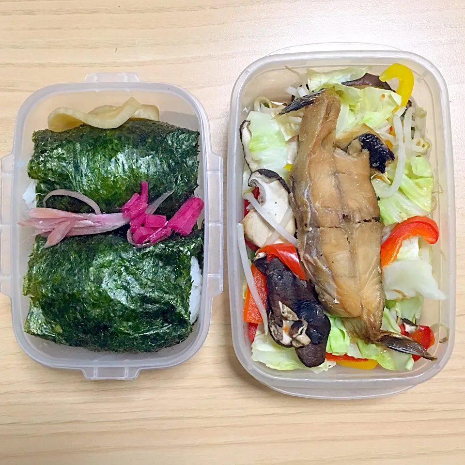 Snapdishの料理写真:今日のお弁当‼︎ 16 June
#お弁当 #弁当 #bento #obento #lunchbox #野菜たっぷり #昼ごはん #お昼ごはん #lunch #おにぎり #実家のお母ちゃん|Yoshinobu Nakagawaさん