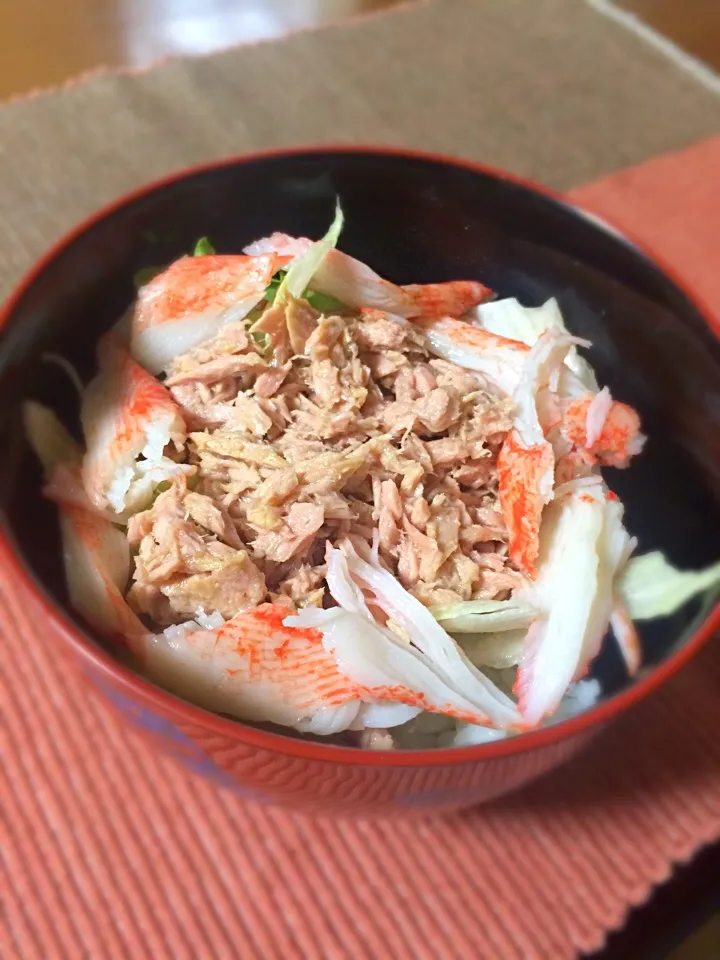 Snapdishの料理写真:カニカマツナ丼|花ママちゃんさん