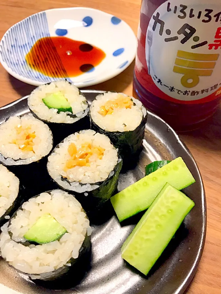 Snapdishの料理写真:子ども朝ごはん＊
納豆・カッパ巻き(*´꒳`*)|やぁさん