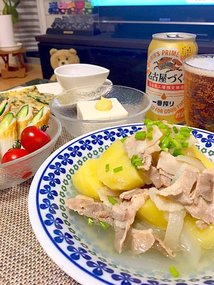 Snapdishの料理写真:くららさんの料理 塩だけでウマ~❤ジャガイモと豚バラの煮物⭐|ゆかりさん