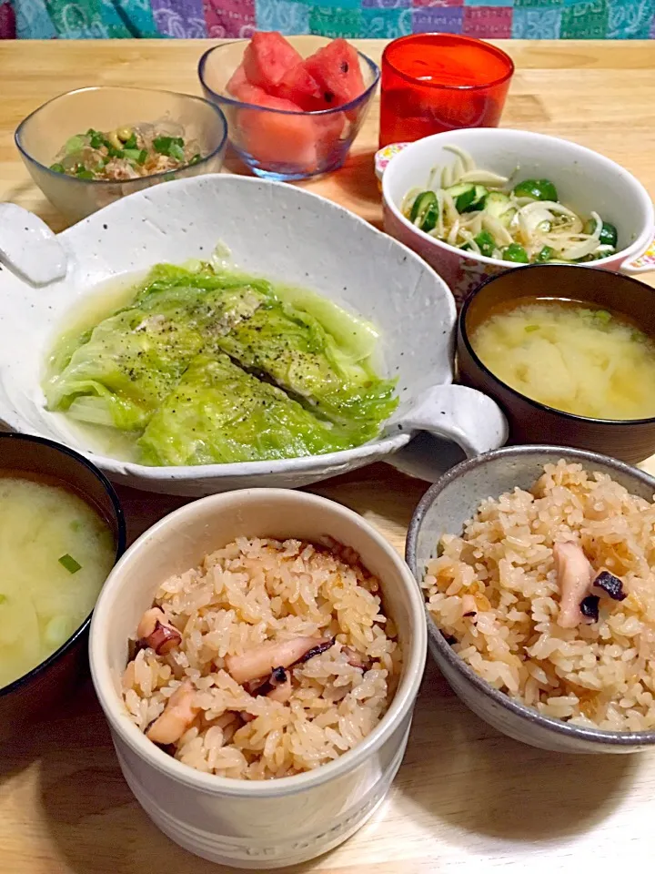 今日の晩御飯(*´꒳`*) タコめし🐙 豚肉、ベーコン、レタスの重ね蒸し きゅうりと玉ねぎのマリネ ところてん ジャガイモのお味噌汁|さくたえさん