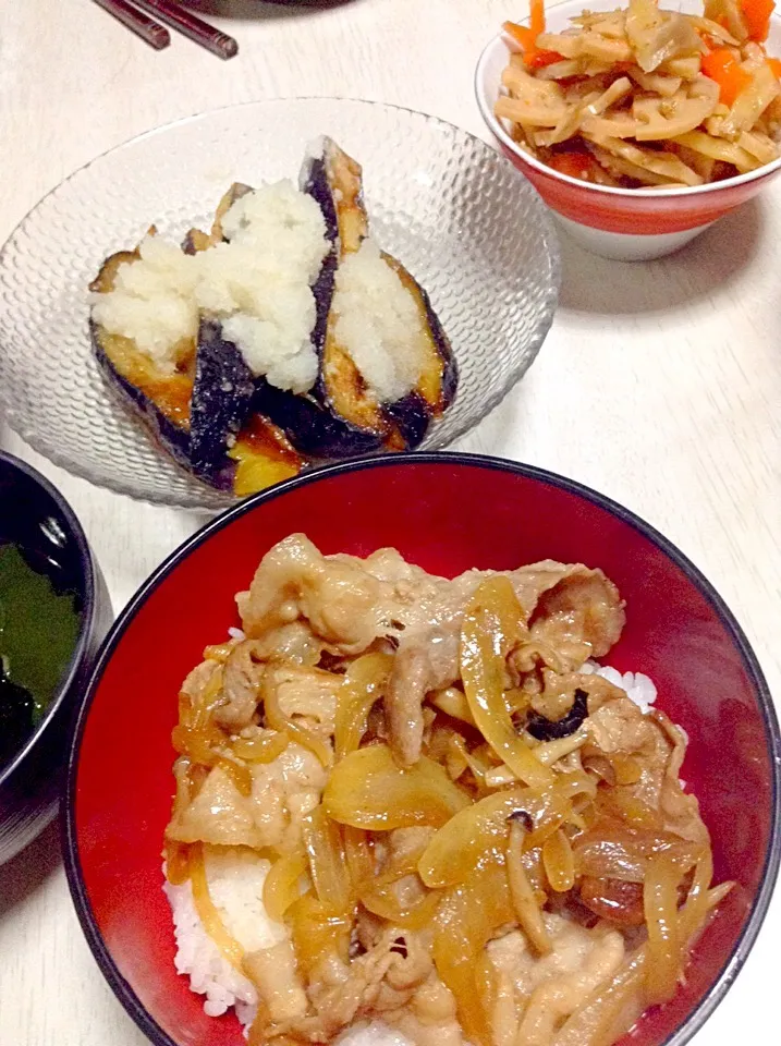 生姜焼き丼。かぶらのお漬物。蓮子きんぴら。揚げなすの大根おろしかけ|Ayaさん