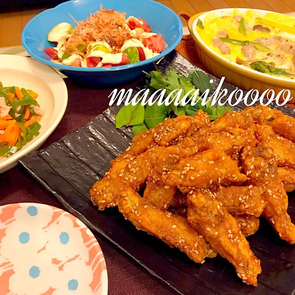 Snapdishの料理写真:努努鶏⭐︎ウインナーきのこアスパラのオープンオムレツ⭐︎トマトときゅうりのサラダ⭐︎無限ピーマン人参|マイコさん