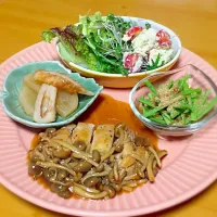 Snapdishの料理写真:照焼きチキン
自家製リコッタチーズのサラダ
作り置きおかず|Saoさん