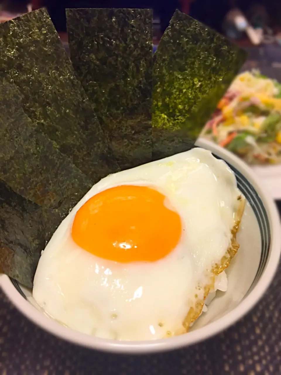 目玉焼き丼🍳とコールスロー🥗|Takaki Sasakiさん