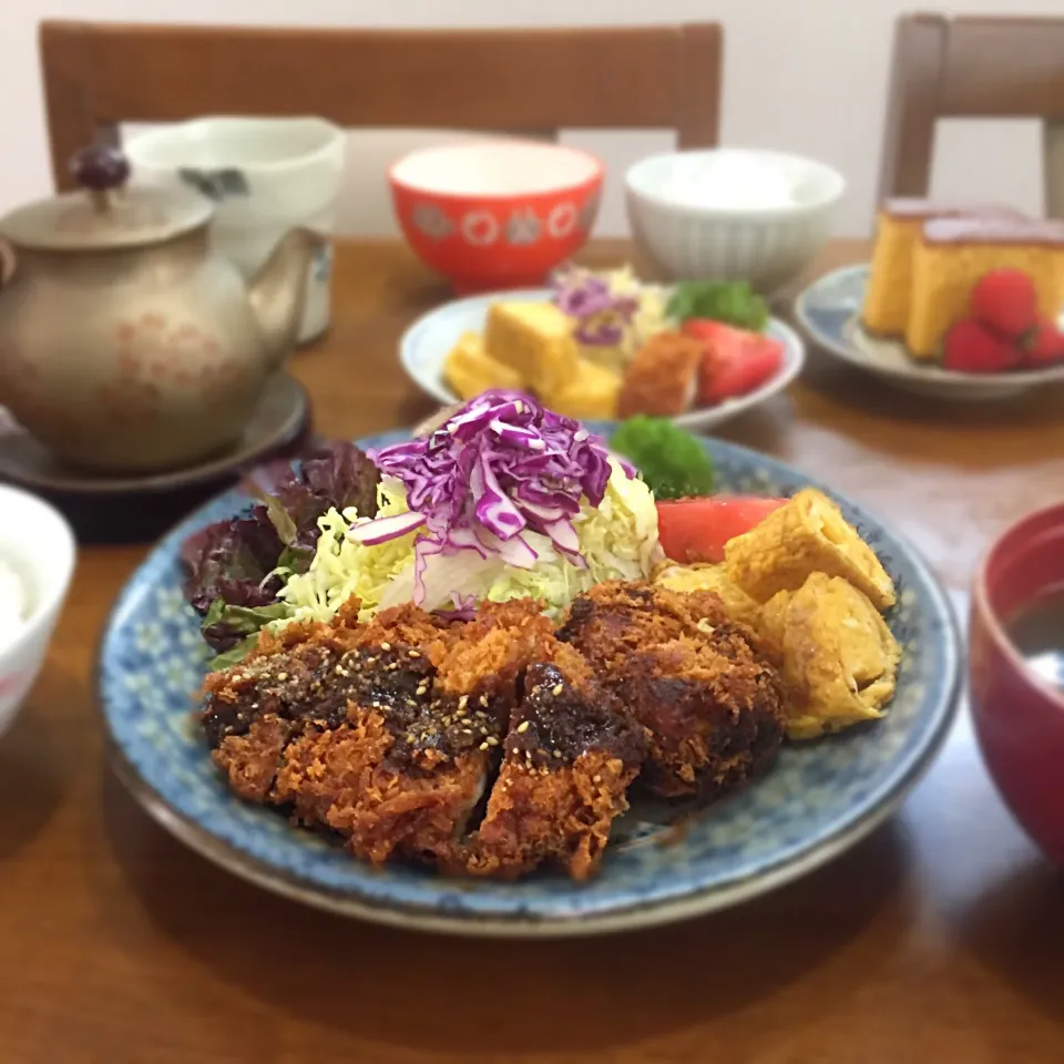 Snapdishの料理写真:トンカツ&コロッケ定食🍚#おうちごはん|ゆかりさん