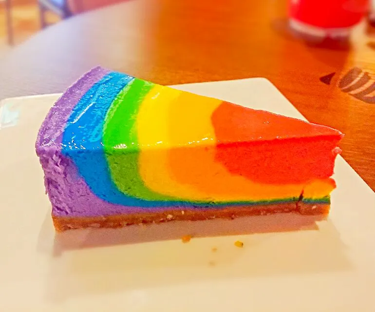 rainbow cheese cake.... #colours #rainbow #cheesecake #cake #cheesy #yummy #yum #colourful #rainbow #hungry #fat #desserr #cake|princessjoさん