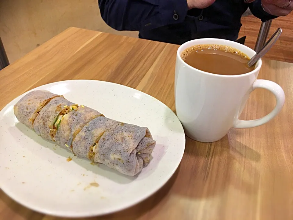 Snapdishの料理写真:Coffee break... #popiah #localfood #localdelight #localdelights #yum #yummy #delicious|princessjoさん