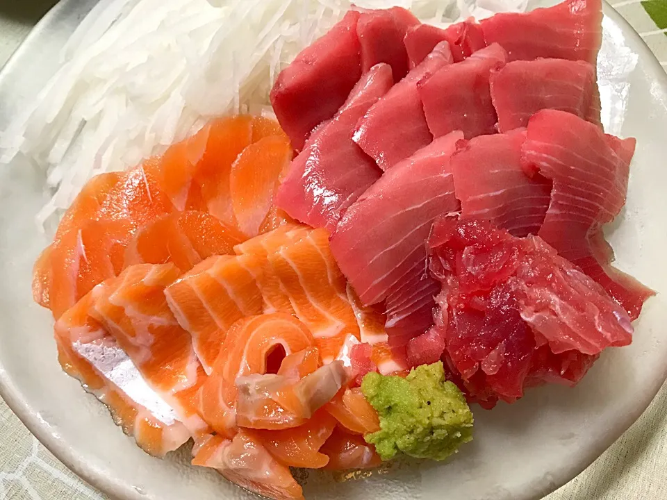 今夜はお刺身〜
姪っ子はサーモンとマグロしか食べません😅|tabyさん