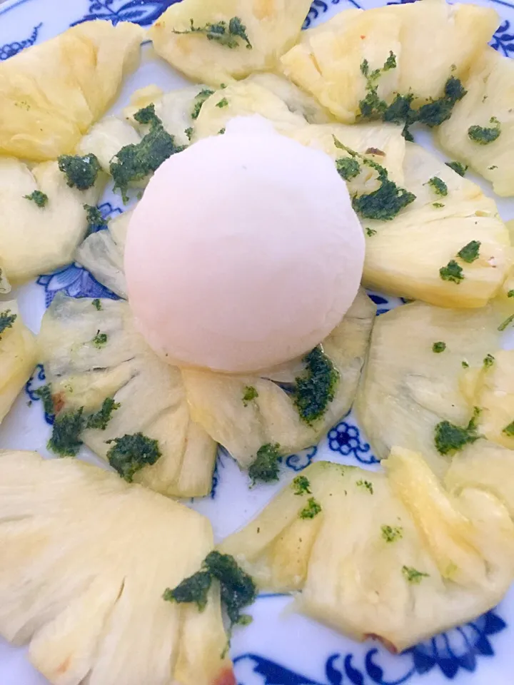 Pineapple carpaccio and lemon sorbet|Generaalさん