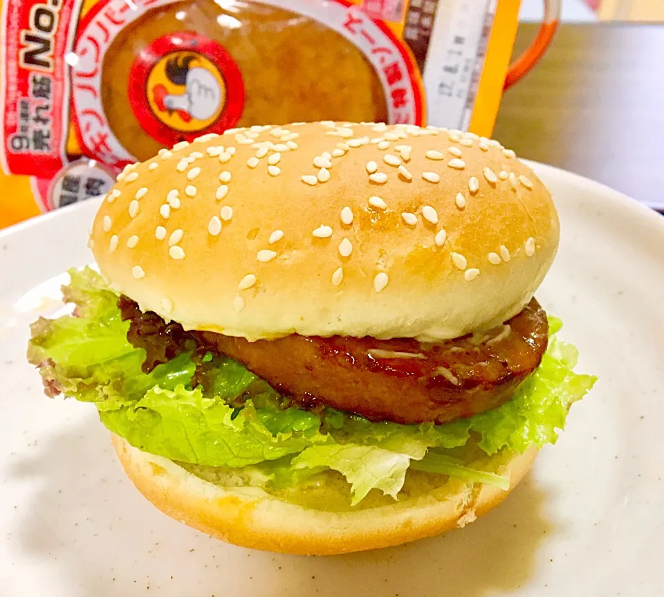 単身赴任の朝ごはん(*Ü*)ﾉ"☀
丸大チキンハンバーガー🍔|ぽんたさん