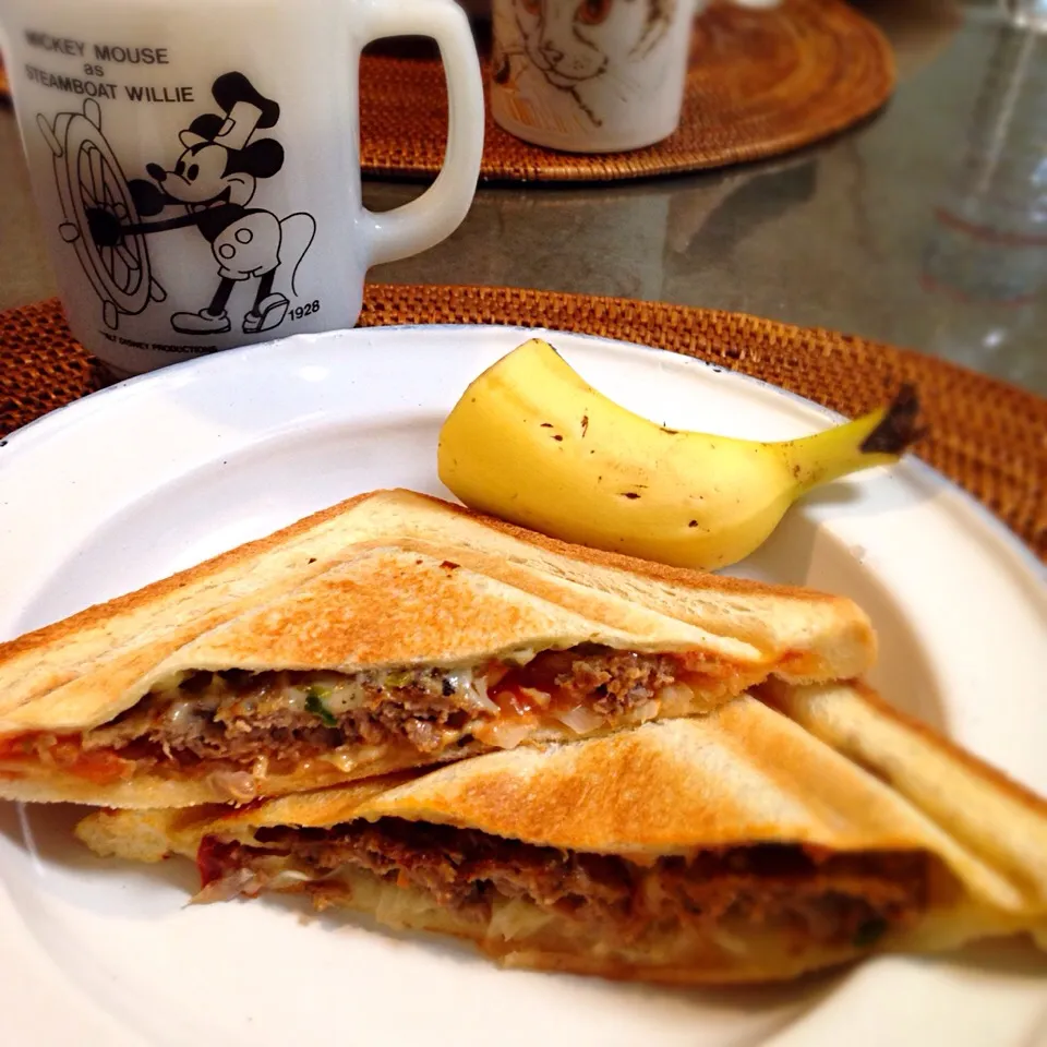 ハンバーグサンドで朝ごぱん(´∀｀)|nao子さん