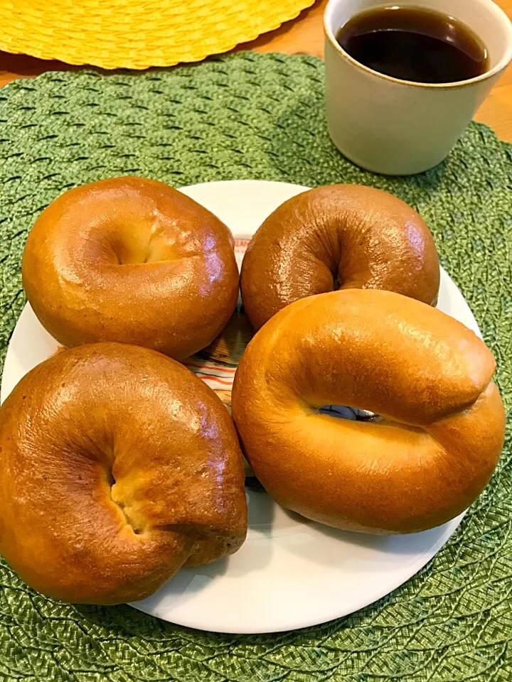 4種類のベーグル❣️
チョコ
きな粉クリーム
明太子クリームチーズ
ミルク|ひななぎさん