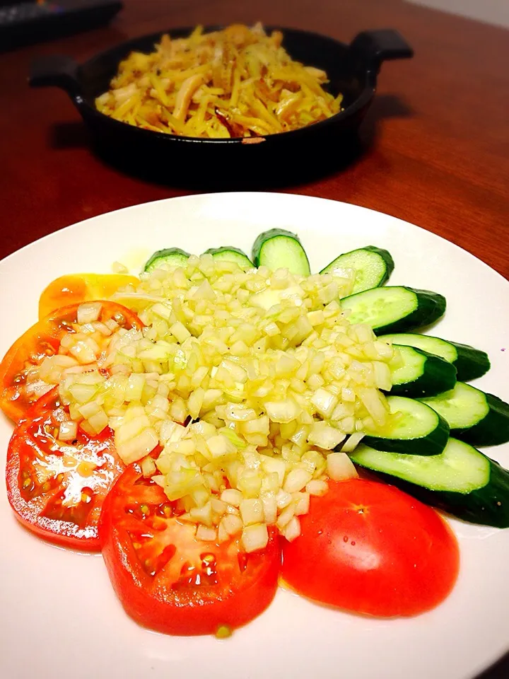 Snapdishの料理写真:トマト🍅とキュウリ🥒の新玉ネギドレッシング|チョス ♪さん