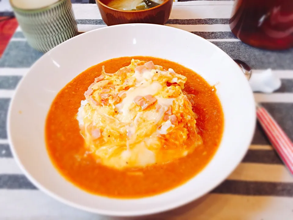 ＊オムカレー(キーマカレー)＊お味噌汁|みじんこさん