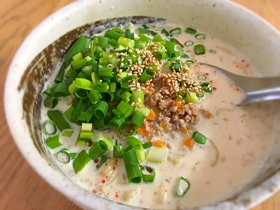 Snapdishの料理写真:豆乳ラーメン#ひとりランチ|maicookさん