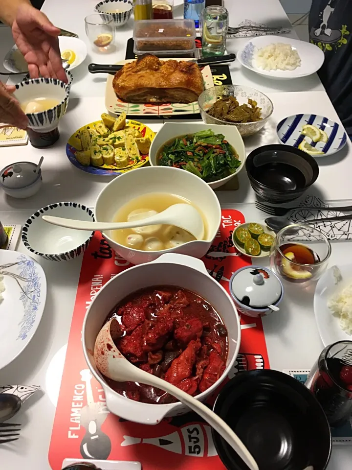 Dinner spread: ang chow chicken, fishball soup, bittergourd in yuzu miso, yau mak, tamagoyaki and roast pork belly.|Ong Sor Fernさん