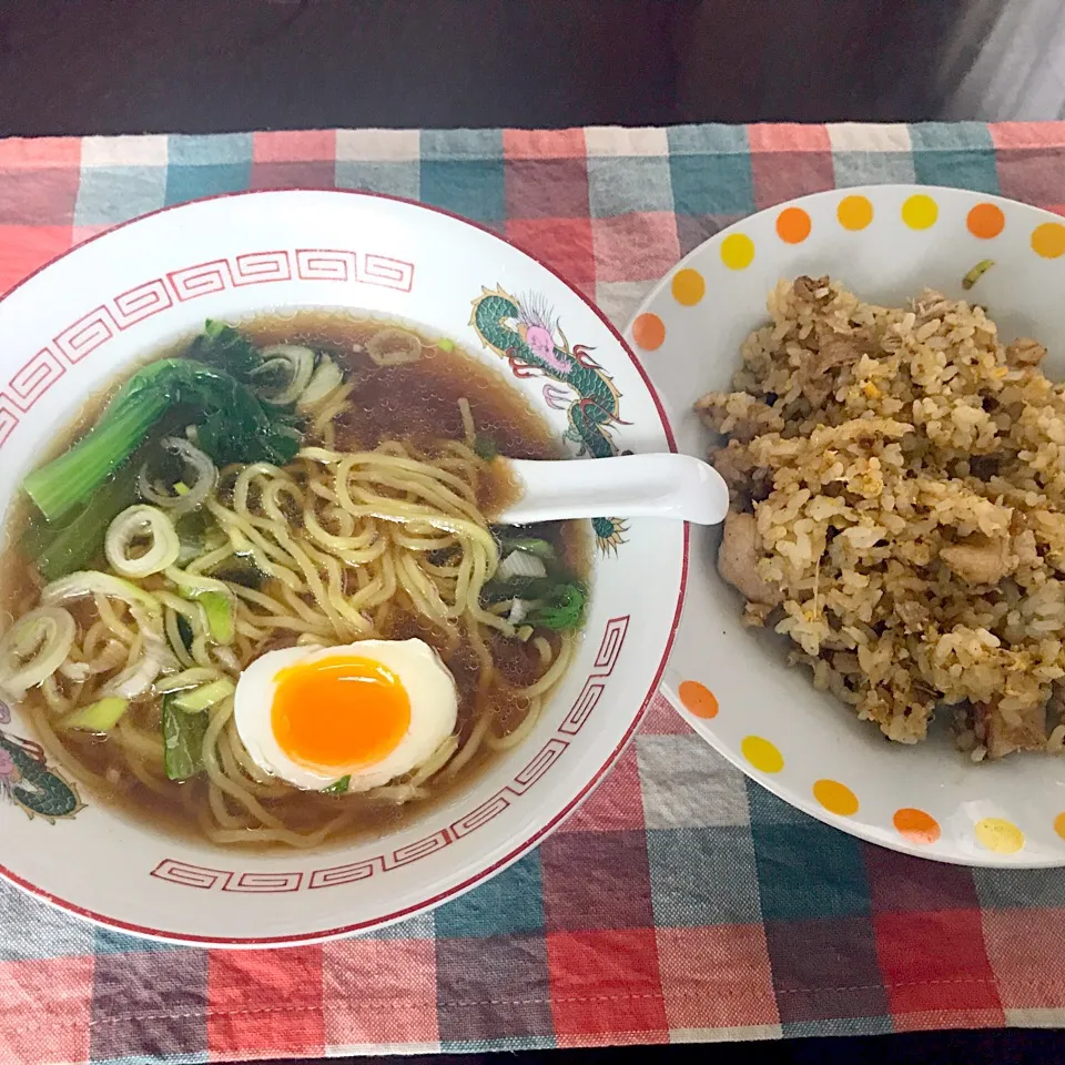 Snapdishの料理写真:炒飯と半ラーメン|純さん