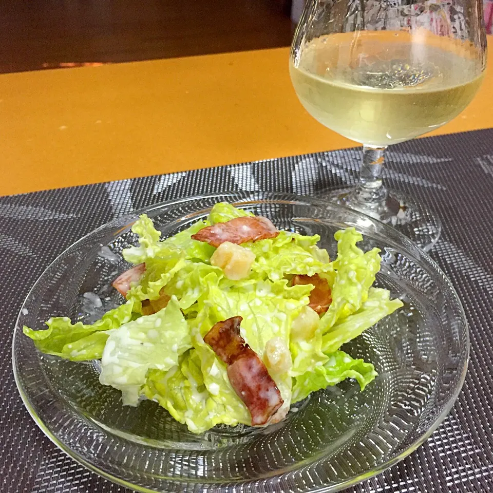 Snapdishの料理写真:無農薬有機栽培の半結球レタスでシーザーサラダ🥗!  (^-^)|Kei Satoさん