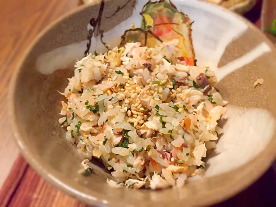 【釣ご飯】トロ鯖と大葉と梅の混ぜご飯|ひろしんさん