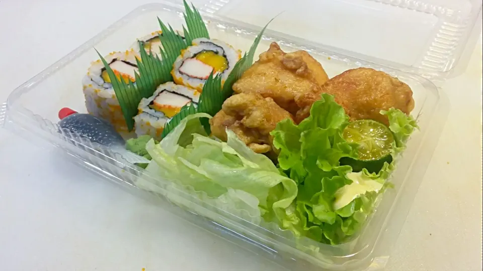 tori karaage and maki sushi combi|marilou araiさん