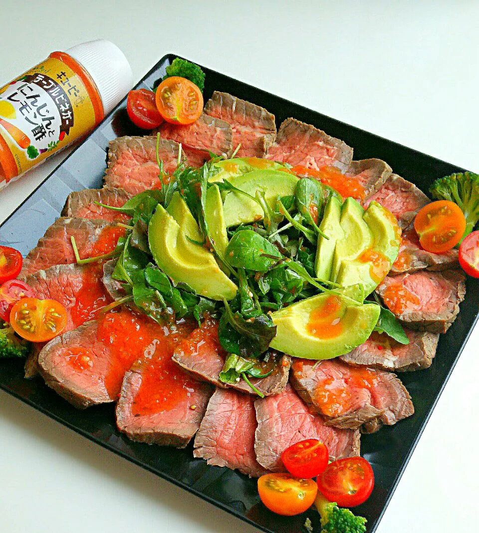 Snapdishの料理写真:Roast Beef  Salad 🍴父の日は、キユーピーテーブルビネガーで楽しむ自家製#ローストビーフ #サラダ #おつまみ #夕飯 #うちごはん #おうちごはん|まめさん