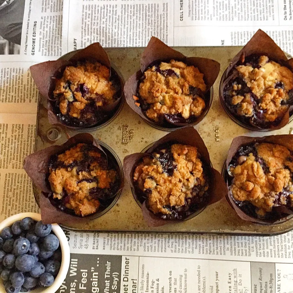 Snapdishの料理写真:Happy Fathers Day to all the fathers out there! I made Blueberry Muffins with blueberries from my garden. 🤗|mamaeriさん