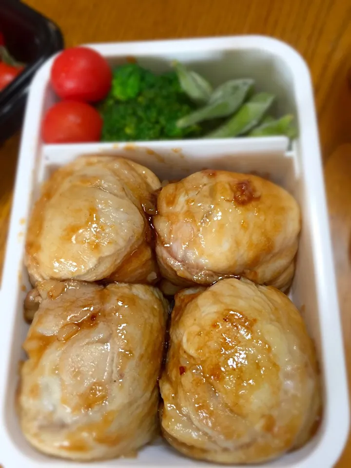 Snapdishの料理写真:6月19日 肉巻きおにぎり弁当|かよっぺさん