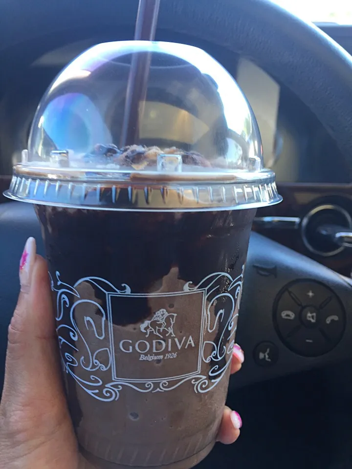 Godiva ミルクチョコレートドリンク
ダイエット中だけどFreeなので頂いちゃいったぁー😆|norishioさん