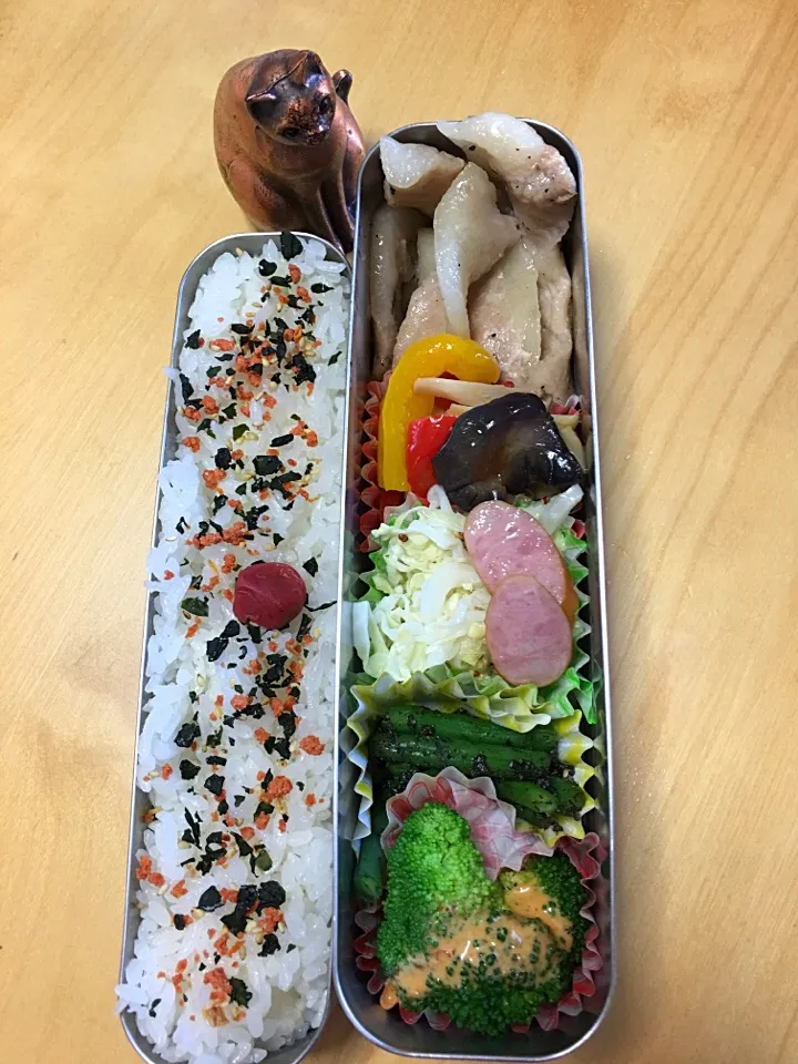 豚の塩ダレ焼き 夏野菜のマリネ ザワークラウト風 インゲン胡麻和え ブロッコリー弁当。|Kumiko Kimuraさん